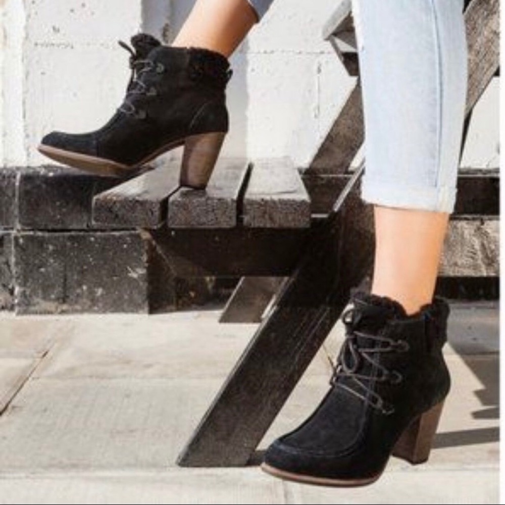 Australia 'Analise' Hiker Bootie
UGG®